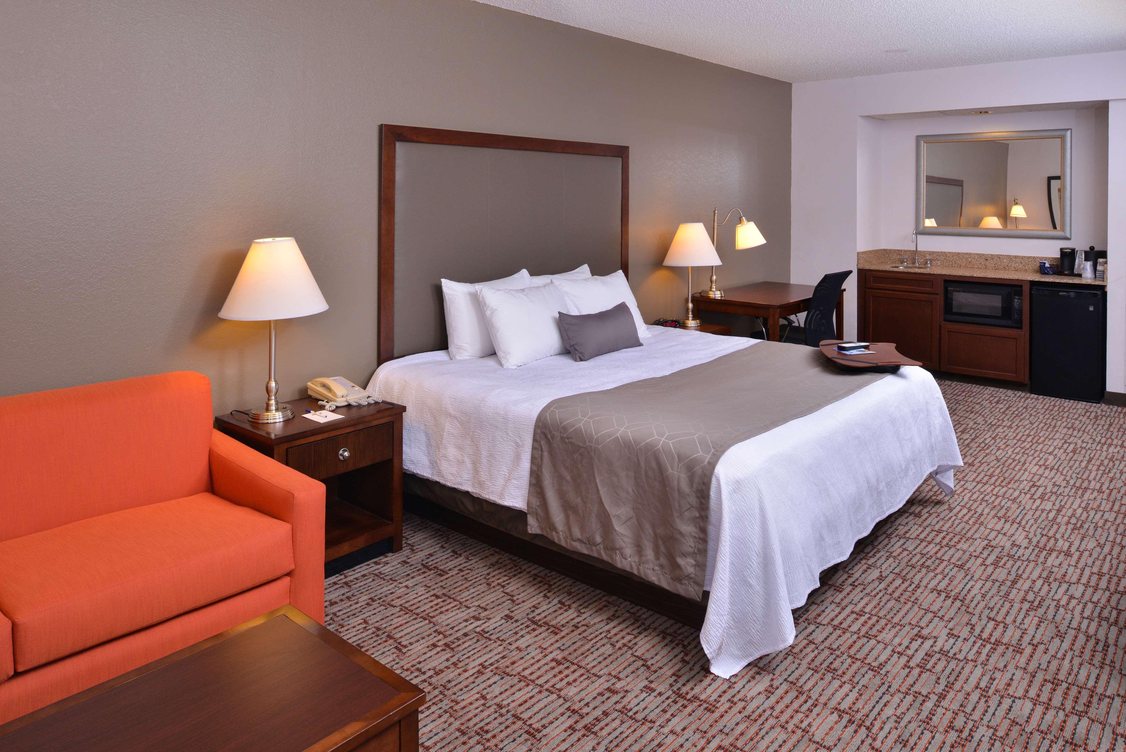 Best Western Plus Wichita West Airport Inn Экстерьер фото