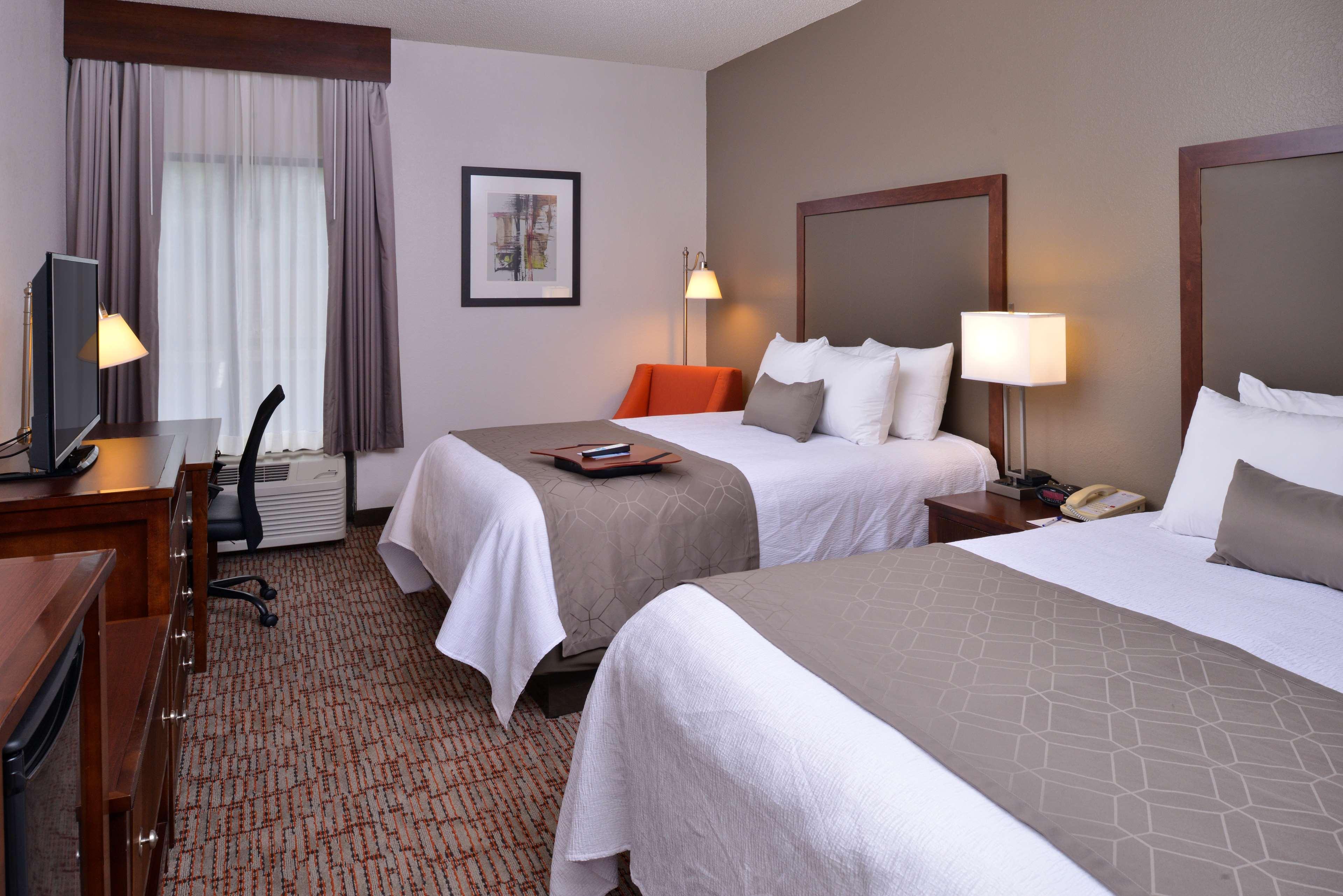 Best Western Plus Wichita West Airport Inn Экстерьер фото